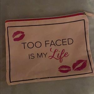 ✅✅SOLD ✅✅ Too Faced large makeup bag zipper close 💋